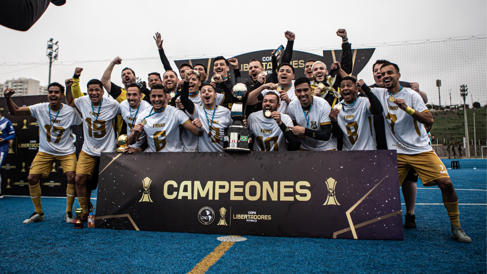 Há um ano, o Aurinegro conquistava a América no Peru
